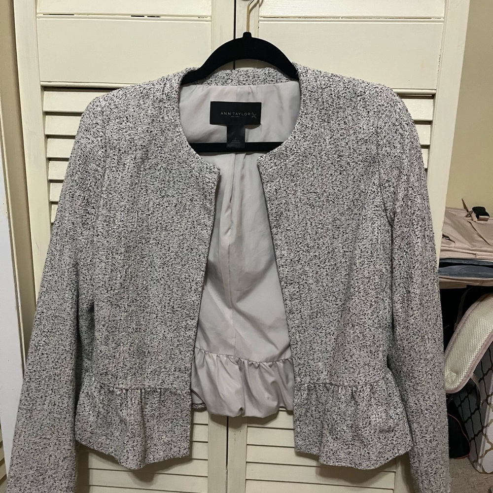 Peplum tweed jacket zip up